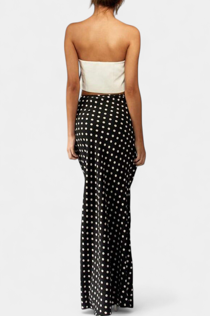 FALDA LARGA CON LUNARES